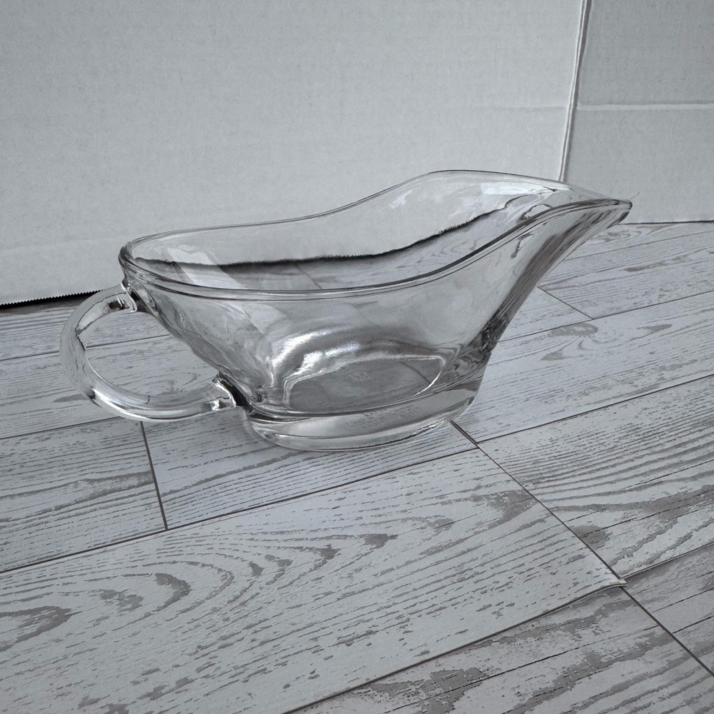 Anchor Hocking Clear Glass Gravy Boat with Handle